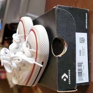 Converse 7j256 infant sz 3 white  sneakers